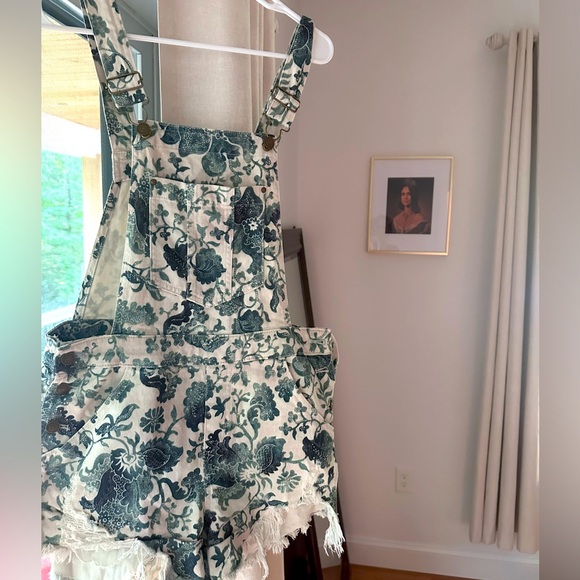 Anthropology Pilco Botanical Print Overall Shorts - Picture 2 of 3